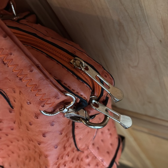 Faux Ostrich leather bag ; really is gorges made in China - Picture 7 of 17